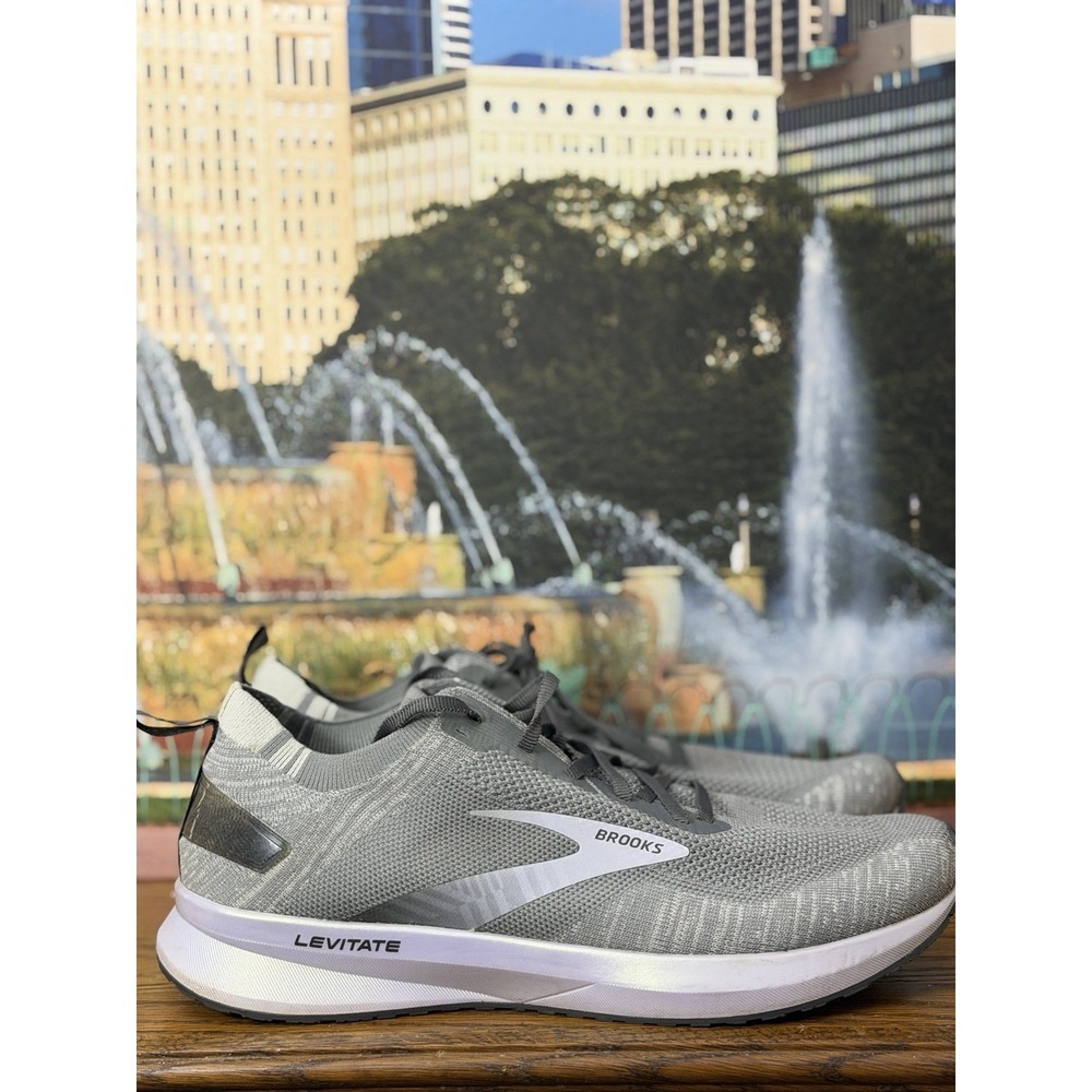 Brooks Levitate 4 1203351B084 Womens 12 B Gray Purple Lavender Running Shoes